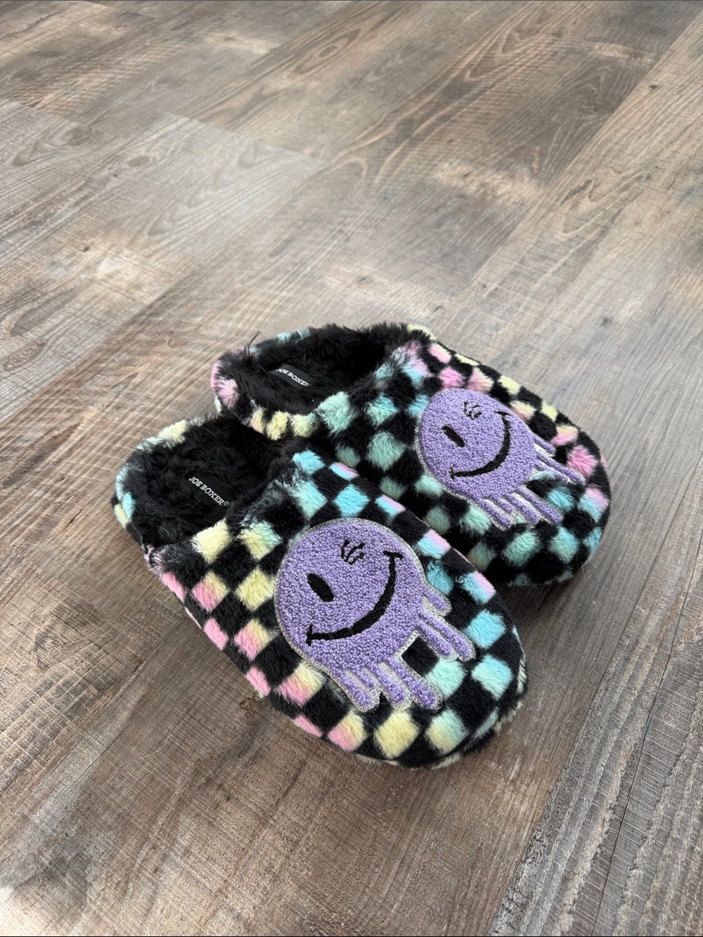 Adult Checkered Plush One-Piece Slippers with Purple Smiley